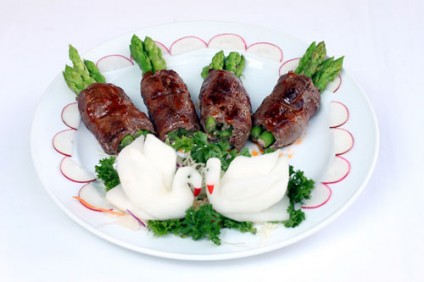 Bò măng tây cuốn