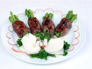 Bò măng tây cuốn