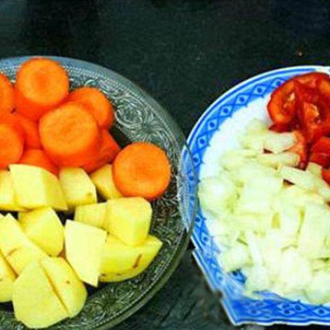 Cách làm bò nấu sốt vang