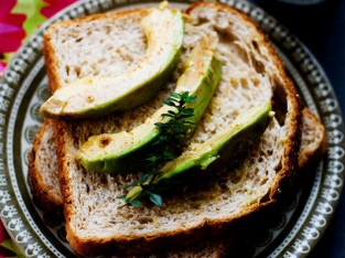 Bơ ngâm chanh, ớt