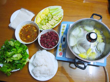 Bò nhúng dấm chấm mắm sả ớt