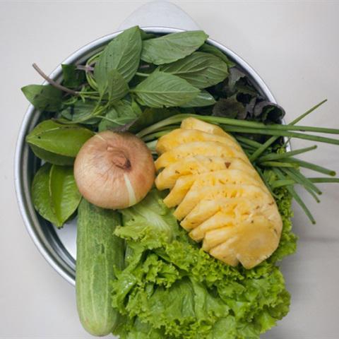 Cách làm bò nhúng giấm và trái dừa