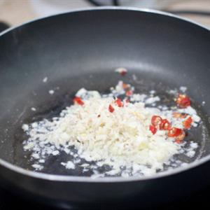 Cách làm bò nhúng giấm và trái dừa