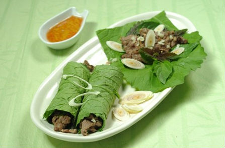 Bò nướng cuốn cải xanh