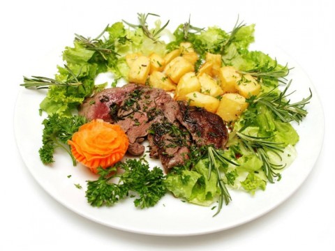 Bò nướng lá rosemary