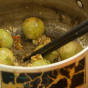 Cách làm bò nướng sốt sấu