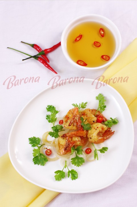 Bò nướng xá xíu và mì Ý (Cô gái tóc mây)