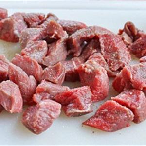 Bò sốt rượu vang