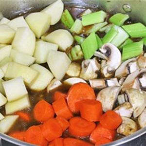 Bò sốt rượu vang