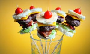 Bổ sung dinh dưỡng với sinh tố chanh dâu đơn giản