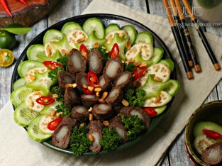 Bò thưng ngày Tết