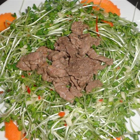 Cách làm bò trộn cải mầm