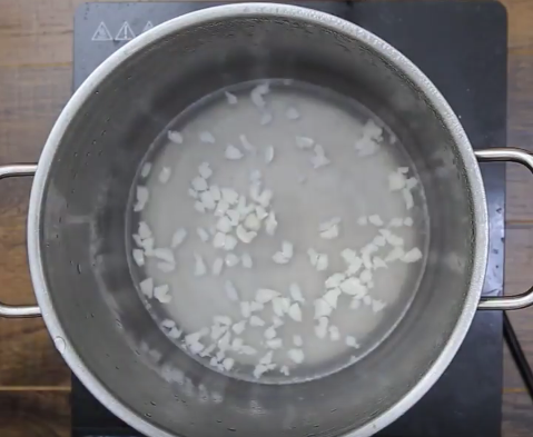 Bỏ túi công thức làm bánh khoai lang bọc dâu tây ngon miệng, đẹp mắt