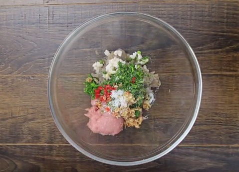 Bỏ túi công thức làm bánh khoai lang bọc dâu tây ngon miệng, đẹp mắt