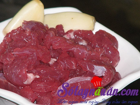 Bò xào khoai tây chiên mới lạ