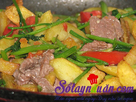 Bò xào khoai tây chiên mới lạ
