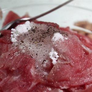 Cách làm bò xào lá lốt