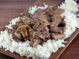 Bò xào nấm Trung Hoa