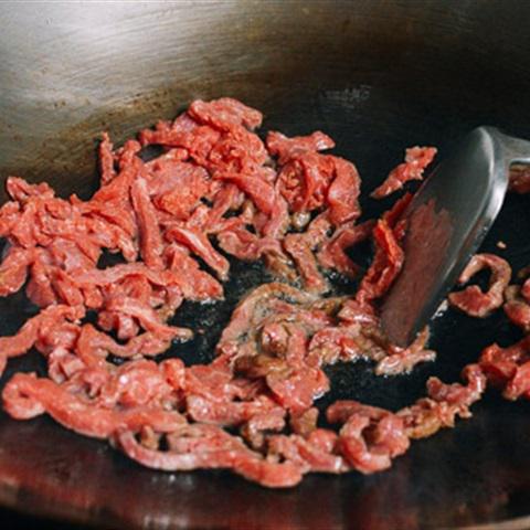 Cách làm bò xào ớt sừng