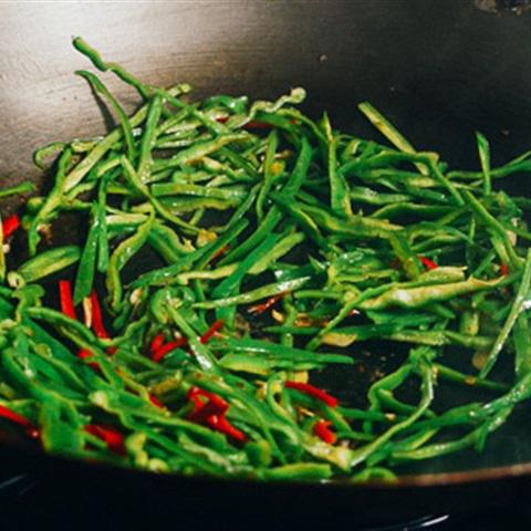 Cách làm bò xào ớt sừng
