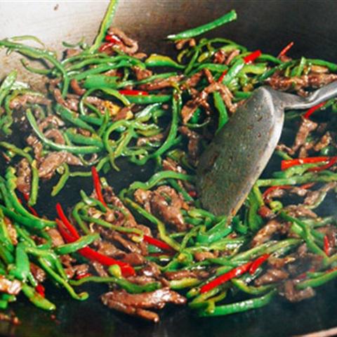 Cách làm bò xào ớt sừng