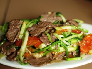 Bò xào rau củ