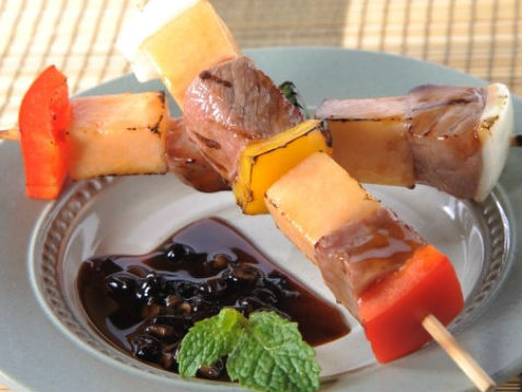 Bò xiên dưa lưới