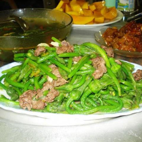 Cách làm bông bí xào thịt