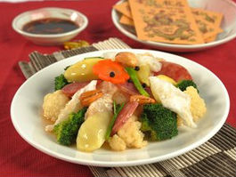 Bóng cá xào xoài non