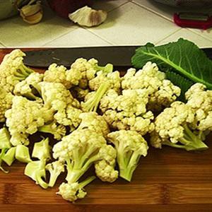 Cách làm bông cải trắng sốt cà chua