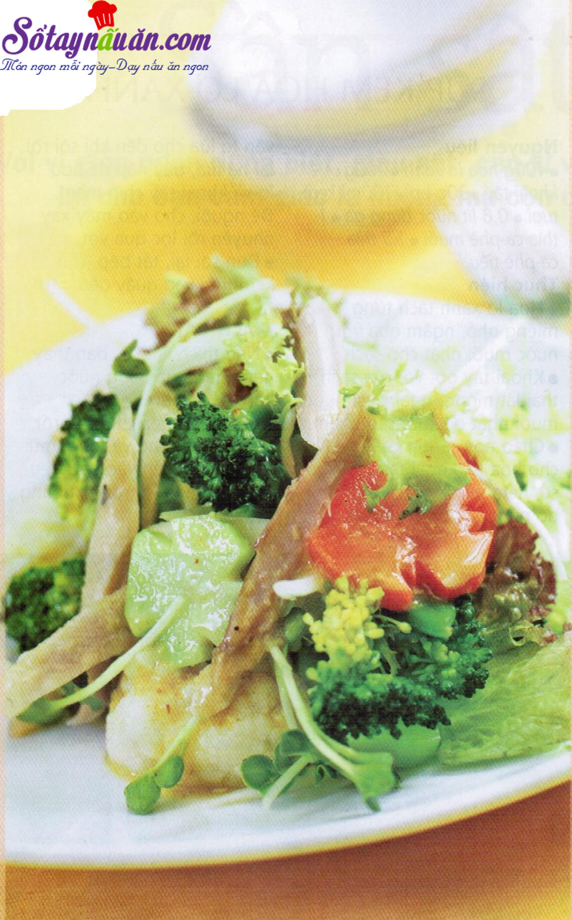 Bông cải trộn gà xé hấp dẫn