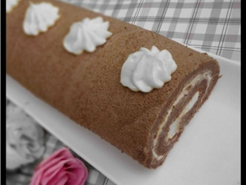 Bông lan cuộn cacao và kem bơ