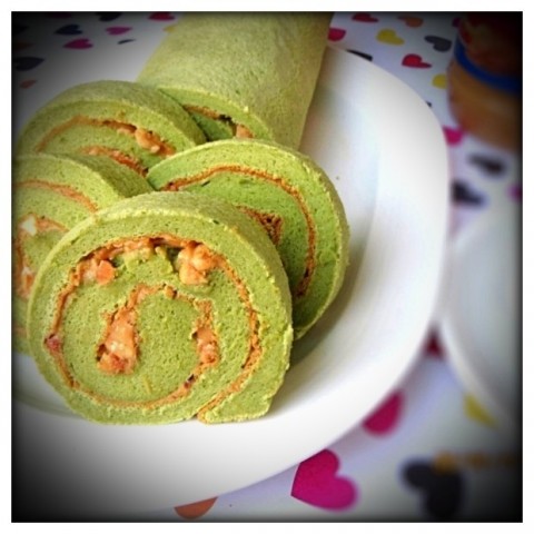 Bông lan cuộn trà xanh bơ đậu phộng