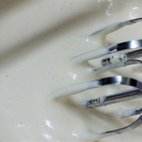 Cách làm bông lan trứng muối