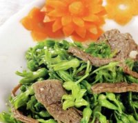 Bông thiên lý xào thịt bò chay