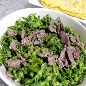 Cách làm bông thiên lý xào thịt bò