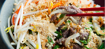 Bữa ăn hấp dẫn hơn với Bún bò trộn chua ngọt
