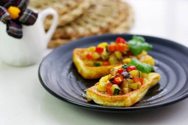 Bữa ăn hấp dẫn hơn với món đậu hũ chiên ngũ sắc