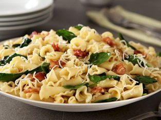 Bữa sáng cuối tuần độc đáo với món mì ống thịt xông khói