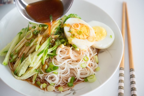 Bữa sáng hương vị Nhật bản với phi lê cá hồi