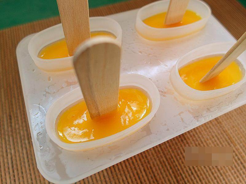 Bữa sáng kiểu Pháp với dâu tây thơm lừng