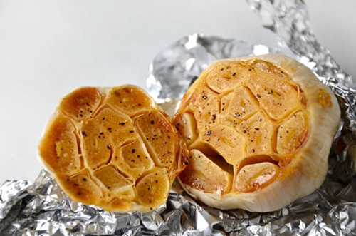 Bữa sáng ngon miệng với bánh mì táo hương quế