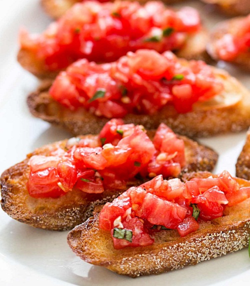 Bữa sáng nhanh gọn đậm chất Âu với bánh mỳ đậu trắng củ cải