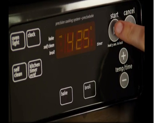 Bữa sáng nhanh gọn với bruschetta dâu tây thơm ngon