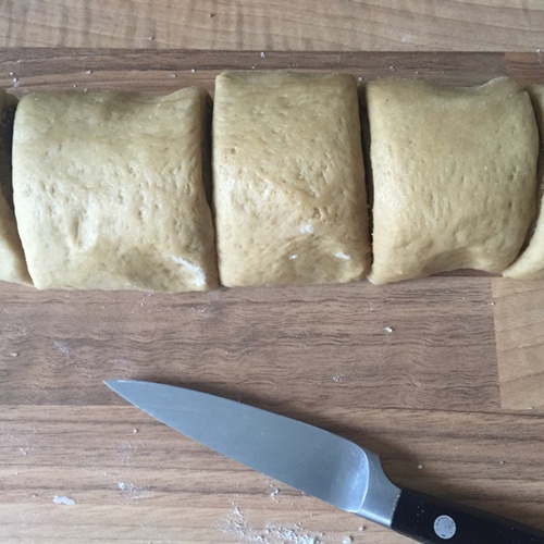 Bữa sáng nhanh gọn với burger gà phong cách Jamaica