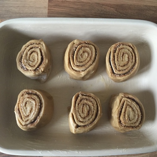 Bữa sáng nhanh gọn với burger gà phong cách Jamaica