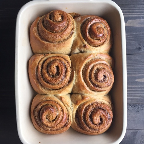 Bữa sáng nhanh gọn với burger gà phong cách Jamaica