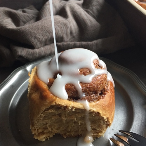 Bữa sáng nhanh gọn với burger gà phong cách Jamaica