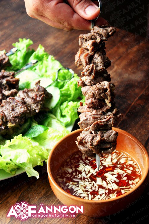 Bữa tối cuối tuần hấp dẫn với bò xiên nướng siêu tốc