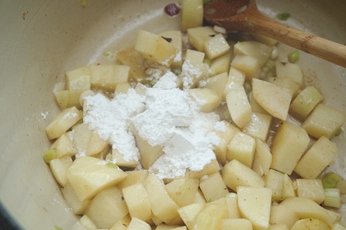 Bữa tối đậm đà món súp phở bò cay nồng ngon tuyệt